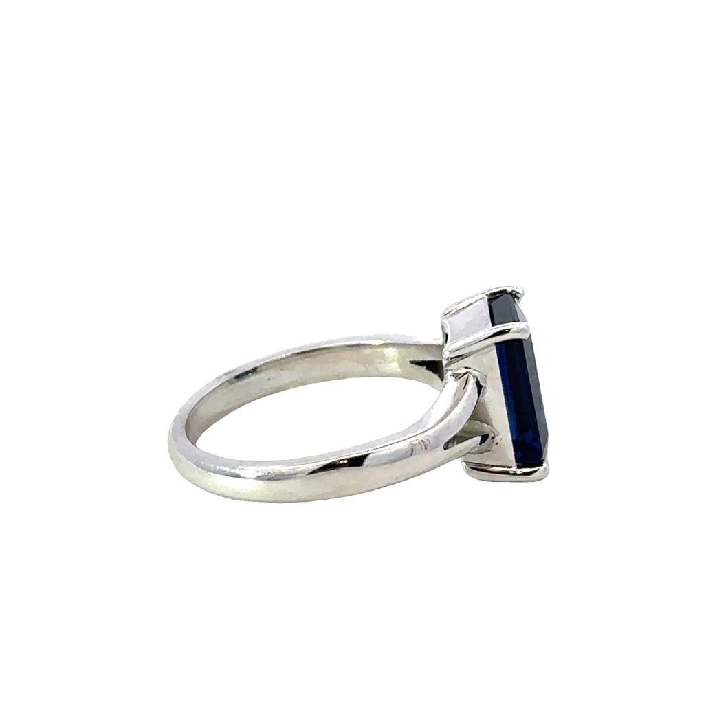 Kyanite 18ct White Gold Ring