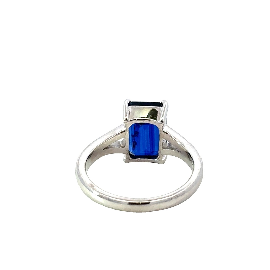 Kyanite 18ct White Gold Ring