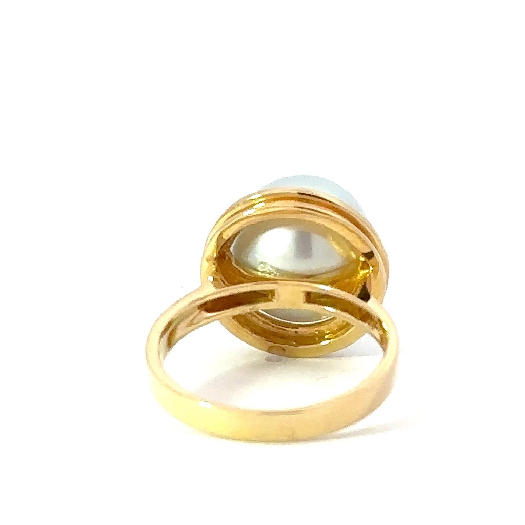 18K yellow gold south sea pearl with diamond halo ring