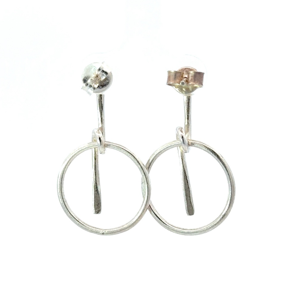 Looped wire with circle silver earrings