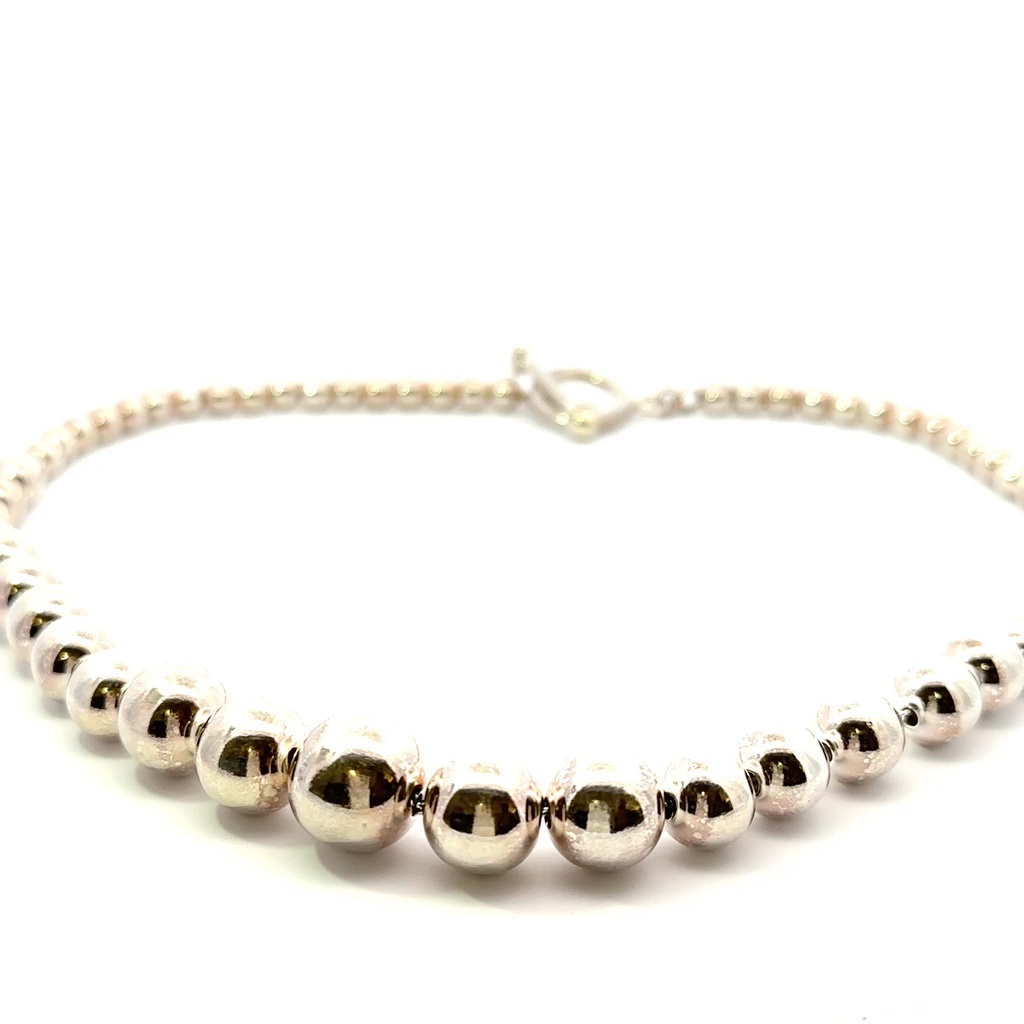 Graduating ball necklace in sterling silver
