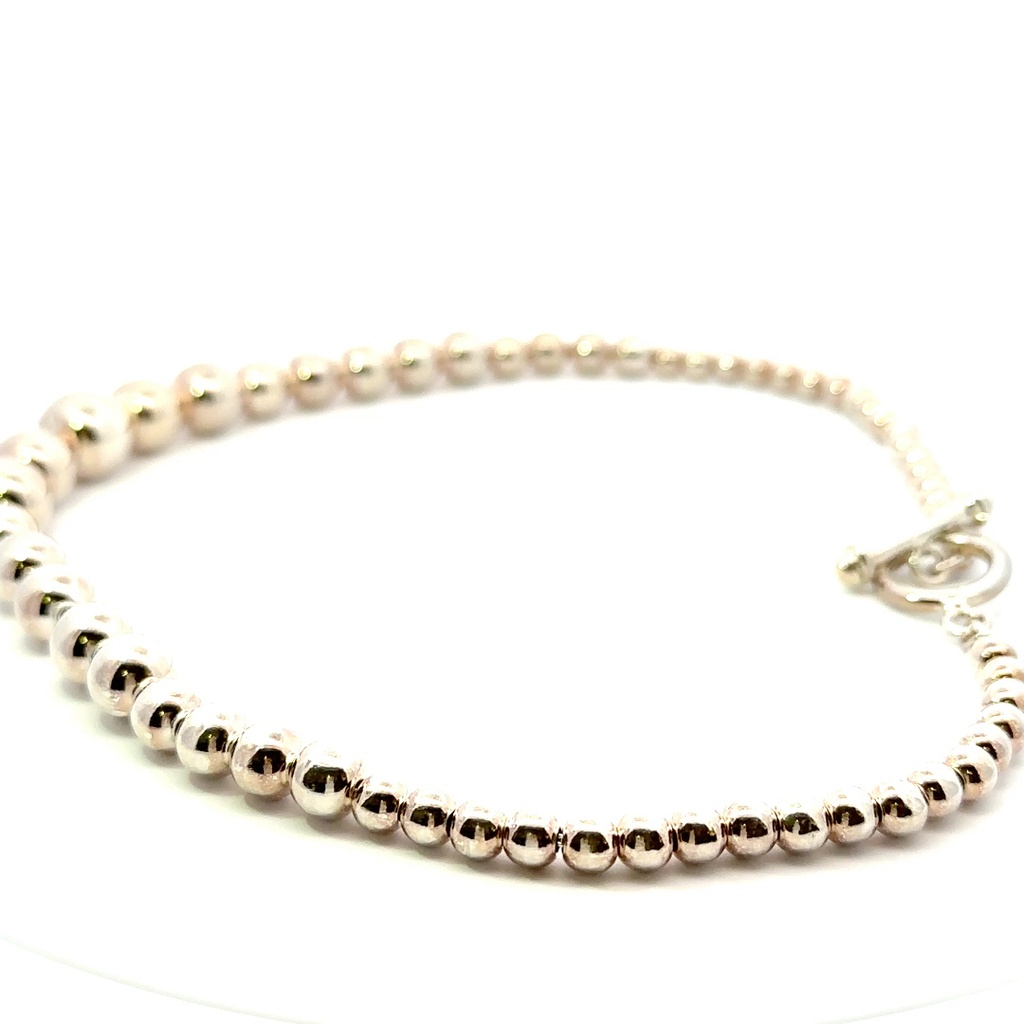 Graduating ball necklace in sterling silver