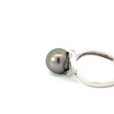 Tahitian pearl ring with a twist!