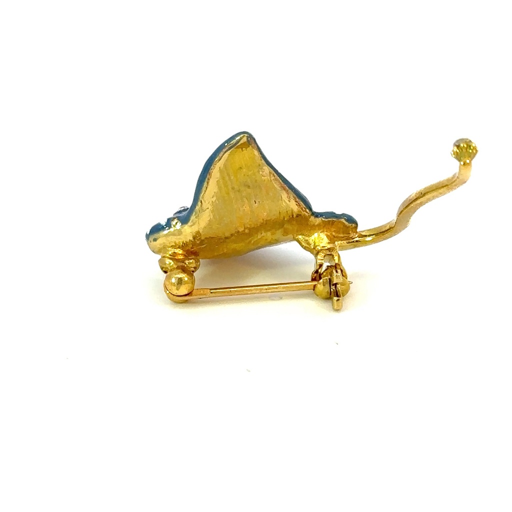 Speckled blue eagle ray brooch