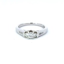 18K white gold diamond ring with round brilliant cut and baguette diamonds