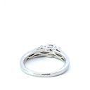 18K white gold diamond ring with round brilliant cut and baguette diamonds