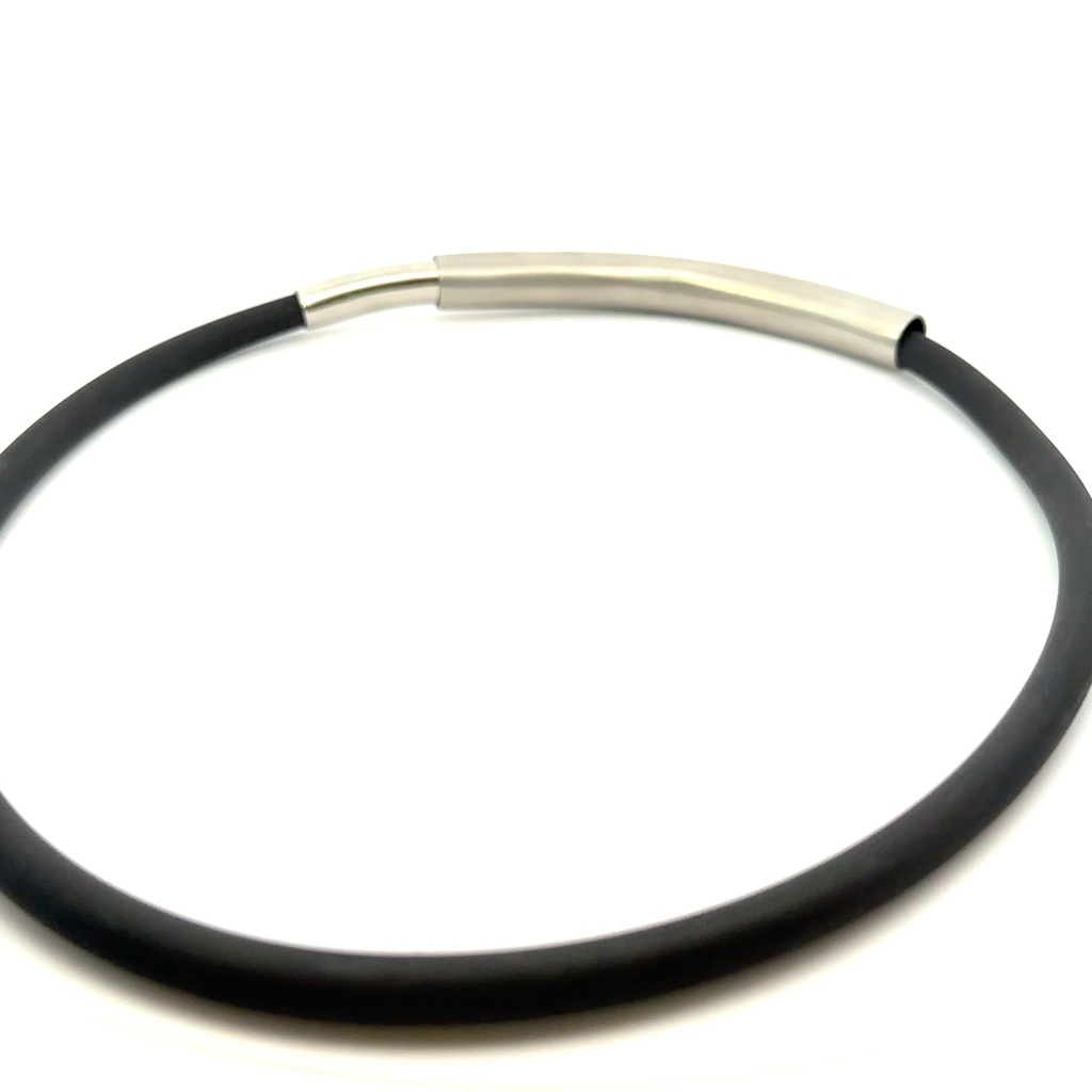 Neoprene necklace with stainless steel feature