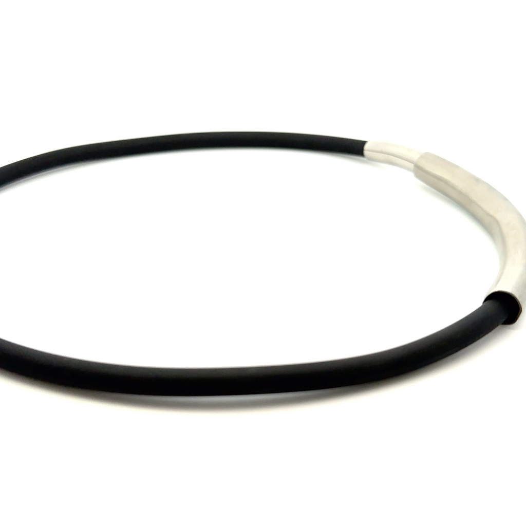 Neoprene necklace with stainless steel feature