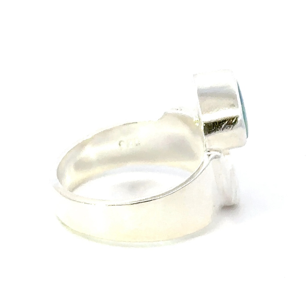 Unique silver ring with stunning Aussie opal