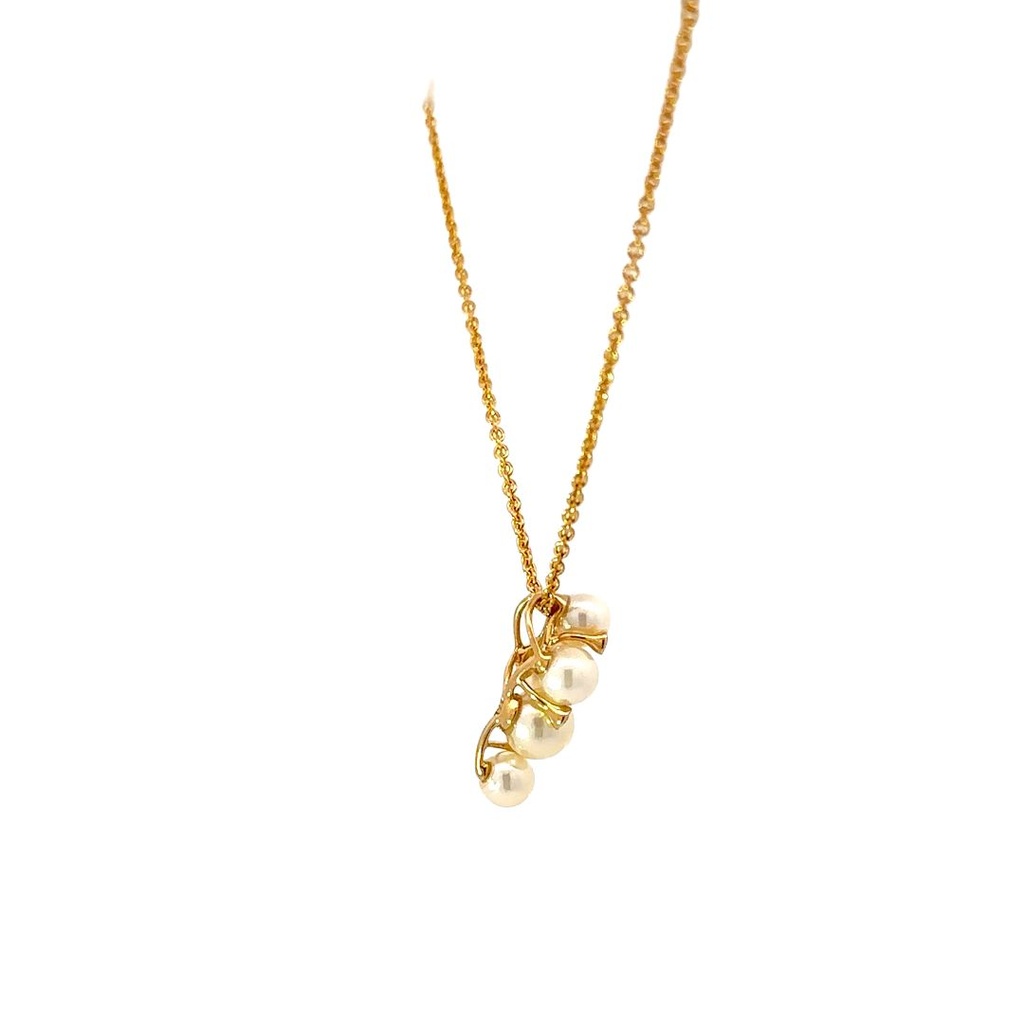 18K Akoya pearl pendant with diamonds