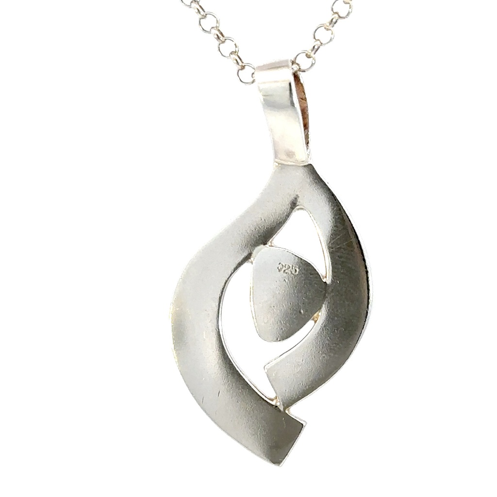 Sterling silver pendant with an Australian opal centre