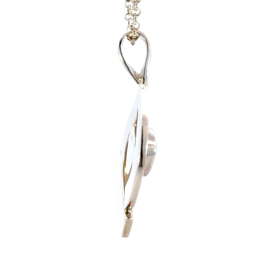 Sterling silver pendant with an Australian opal centre