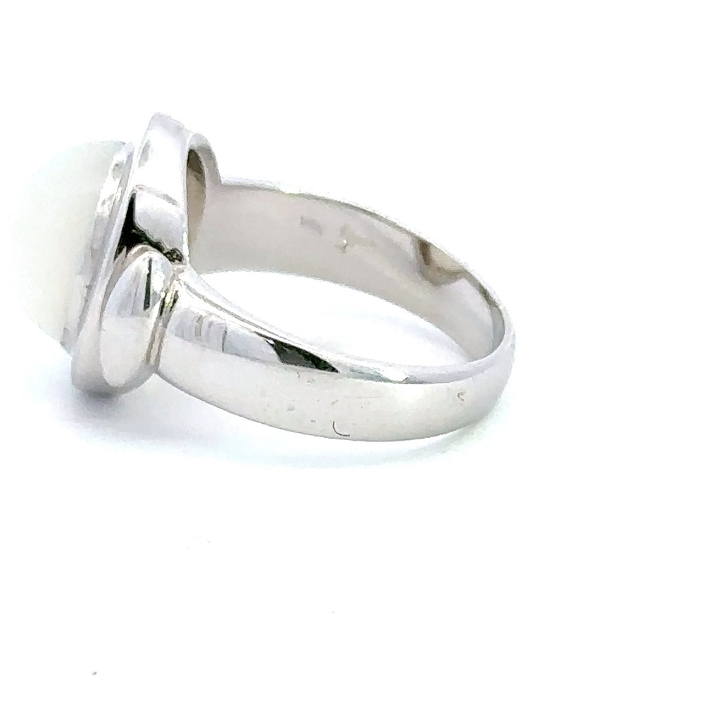 Moonstone ring in 9K white gold with marquise shape detail either side