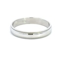 9K white gold wedding ring with a millegrain edging