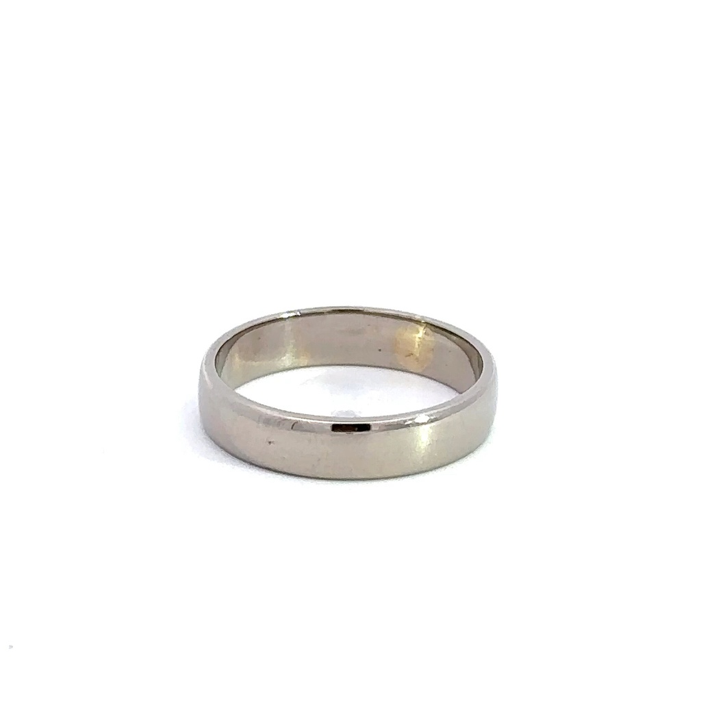 18K white gold wedding ring with a flat radius profile