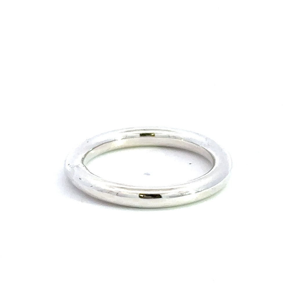 A Versatile Silver Rounded Ring