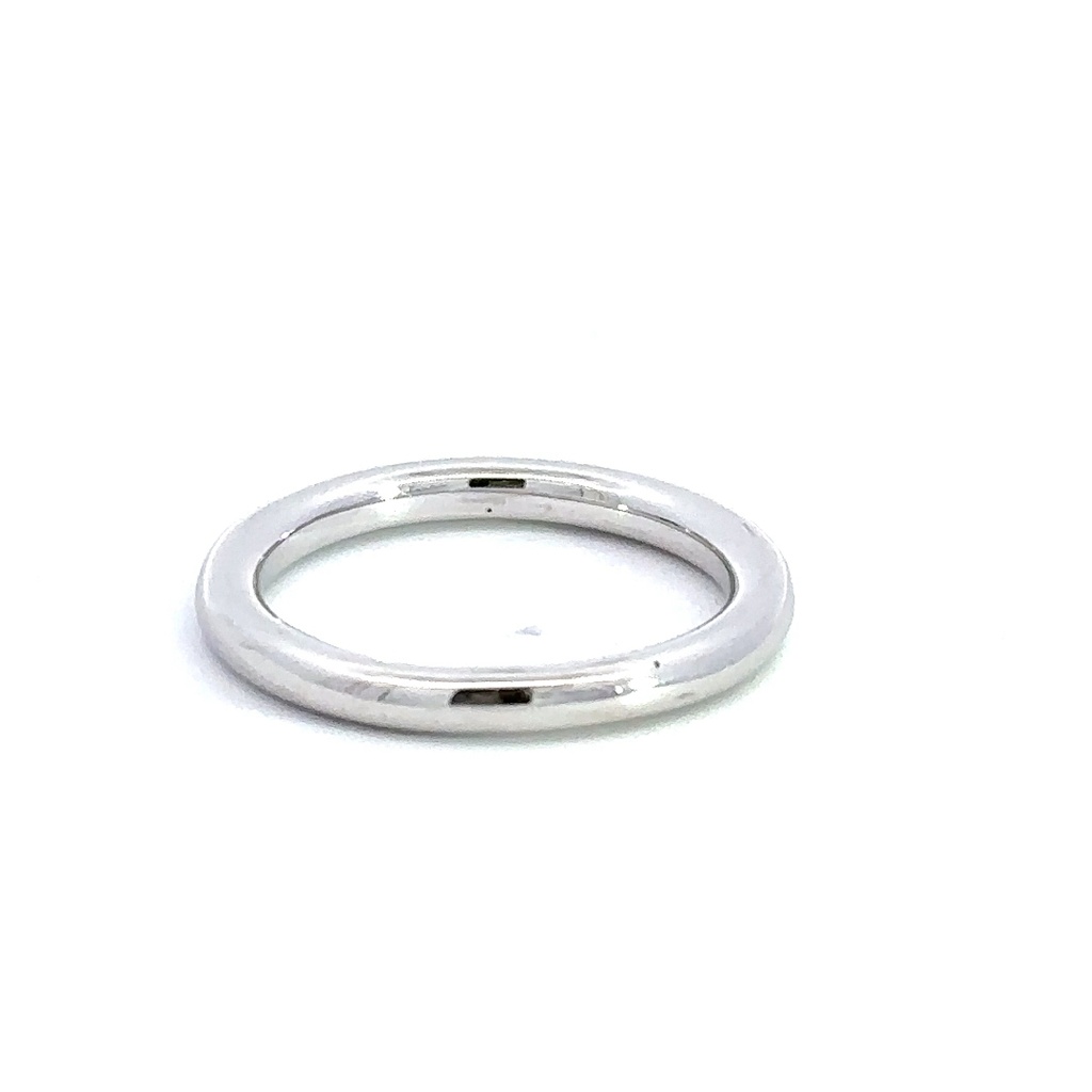 A Versatile Silver Rounded Ring
