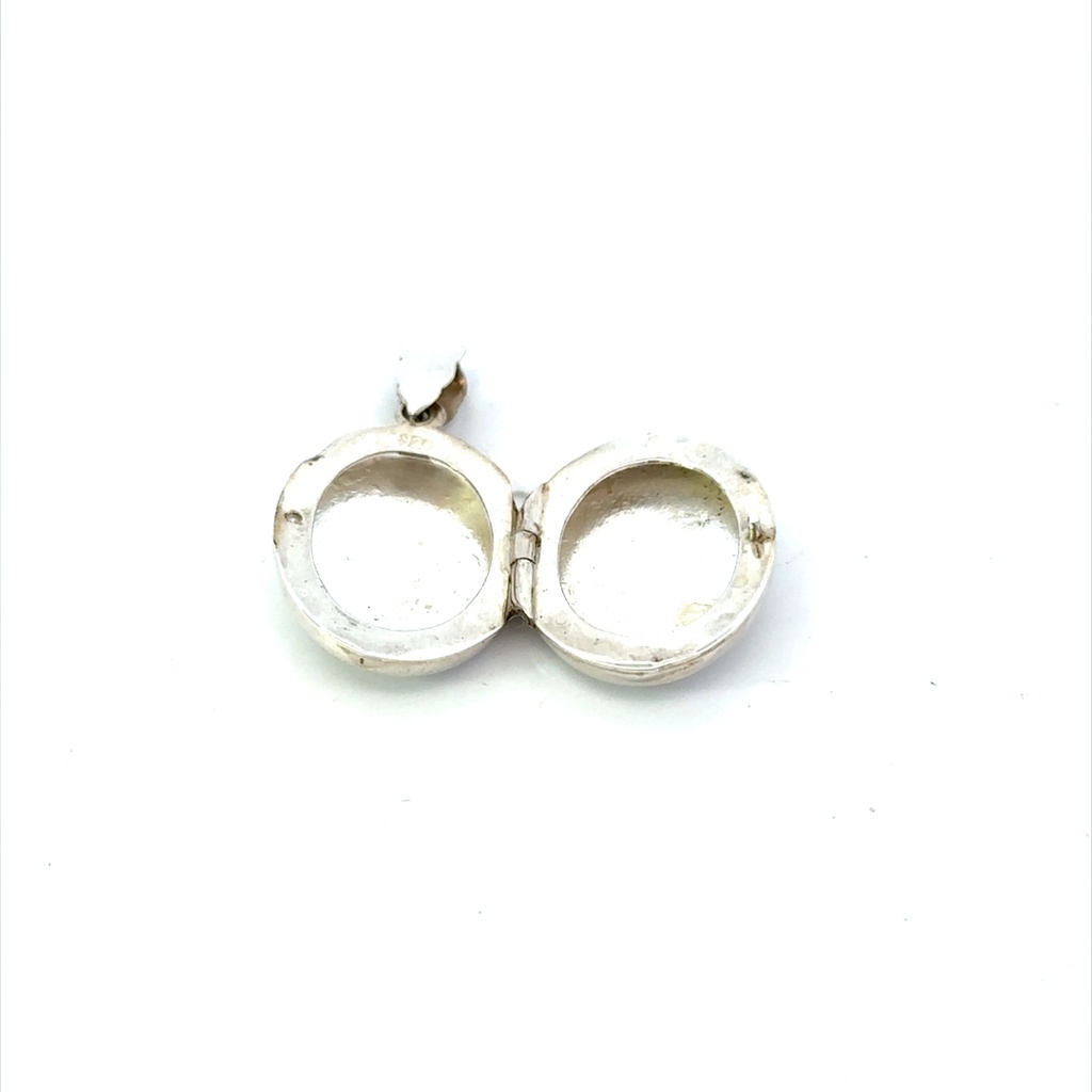 Sterling silver opening locket pendant
