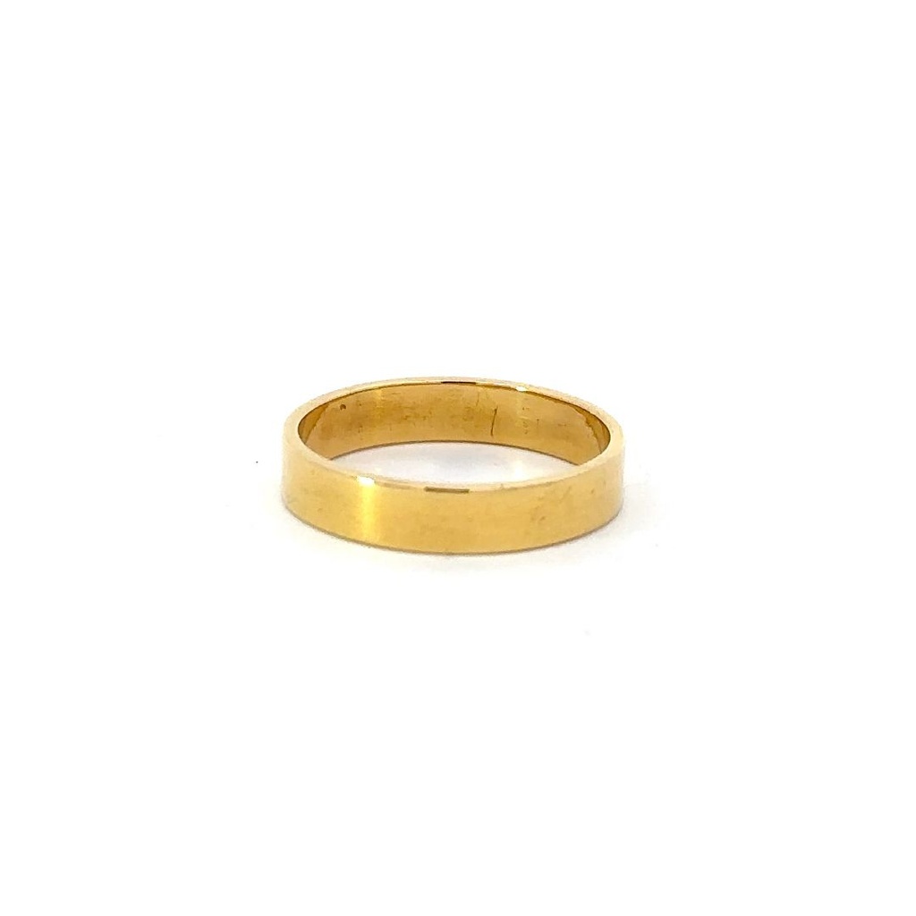 Wedding Ring In 18K Yellow Gold With A Flat Profile
