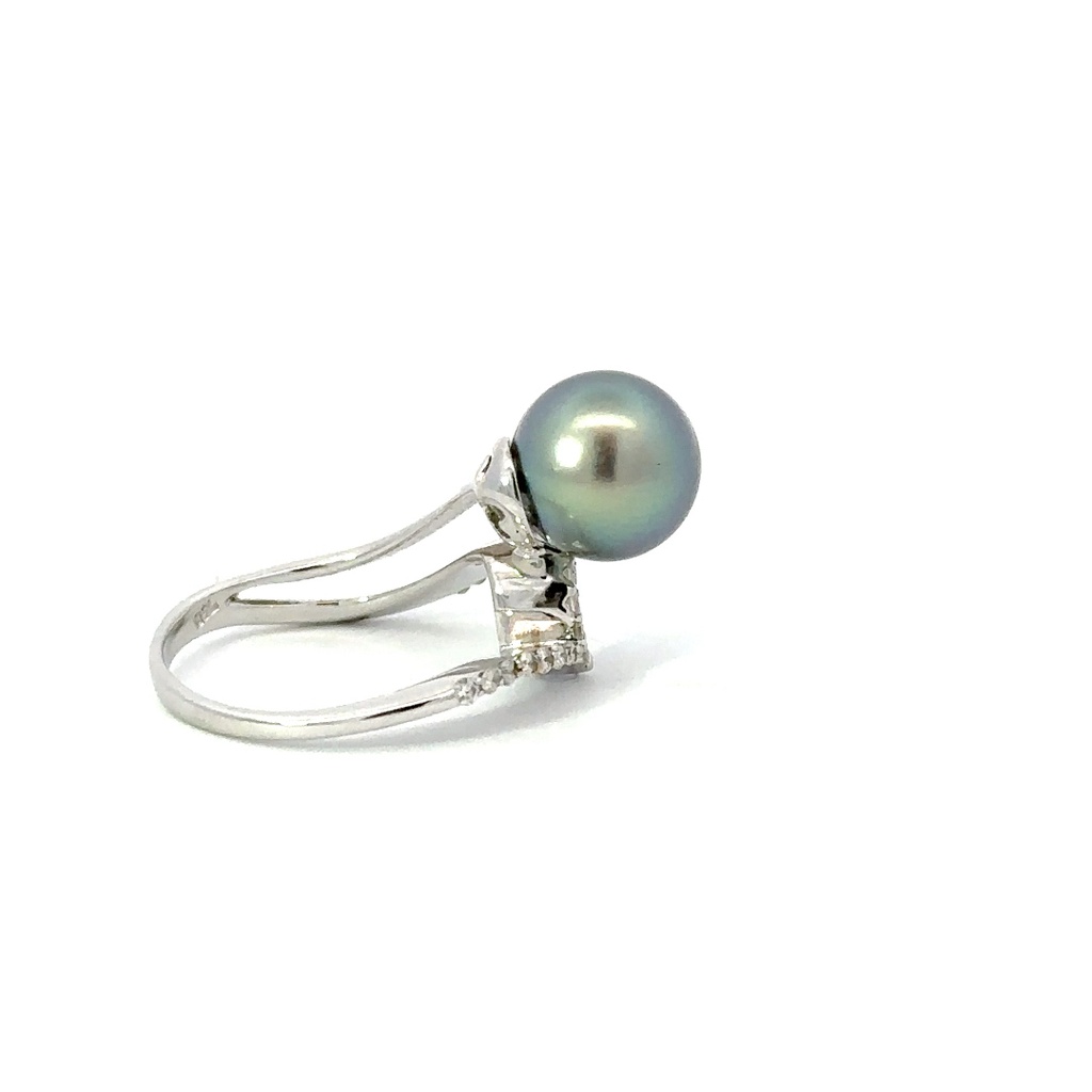 18ct White Gold Tahitian Pearl & Diamond Ring
