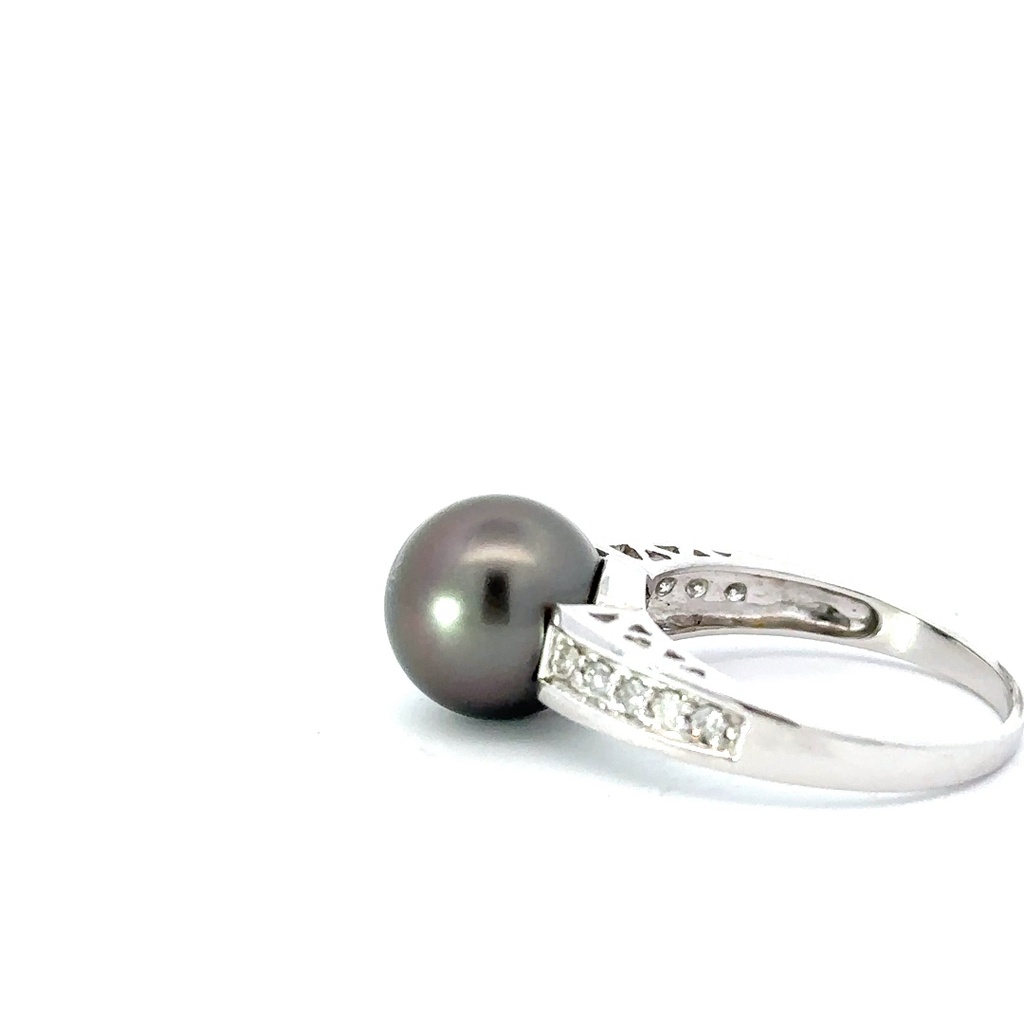 14ct White Gold Tahitian Pearl & Diamond Ring