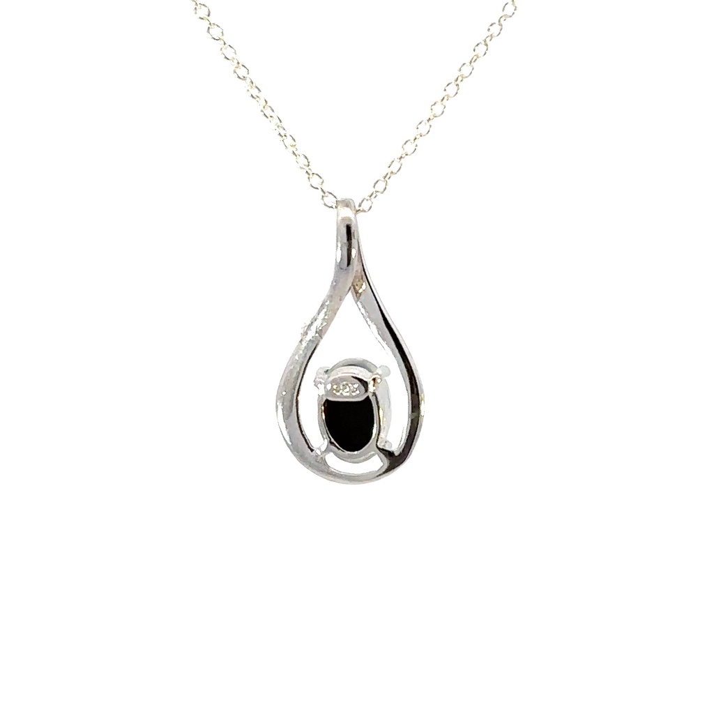 Exquisite Emerald Pendant on Elegant Silver  – A Touch of Enchantment
