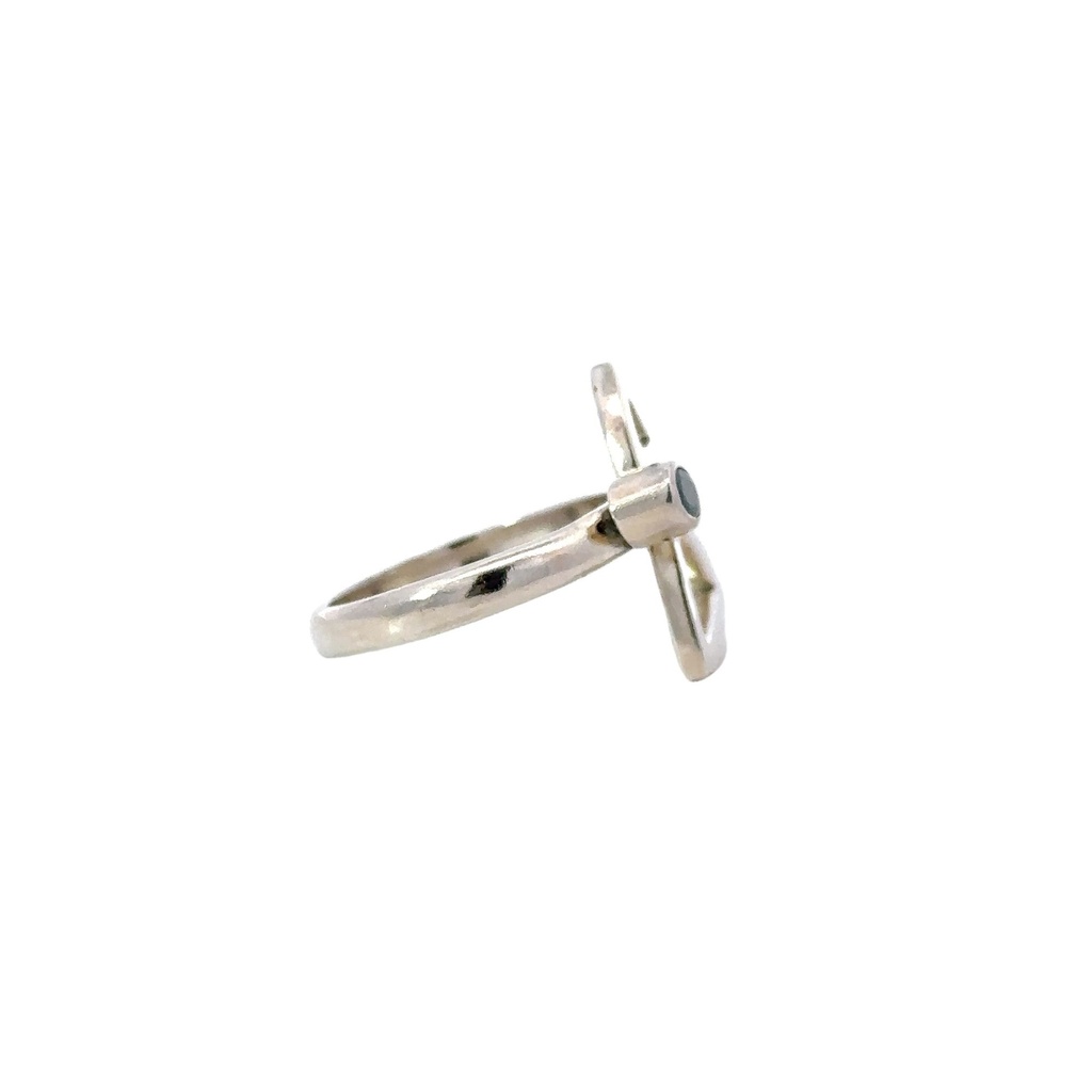 Sterling Silver Ring with Sapphire