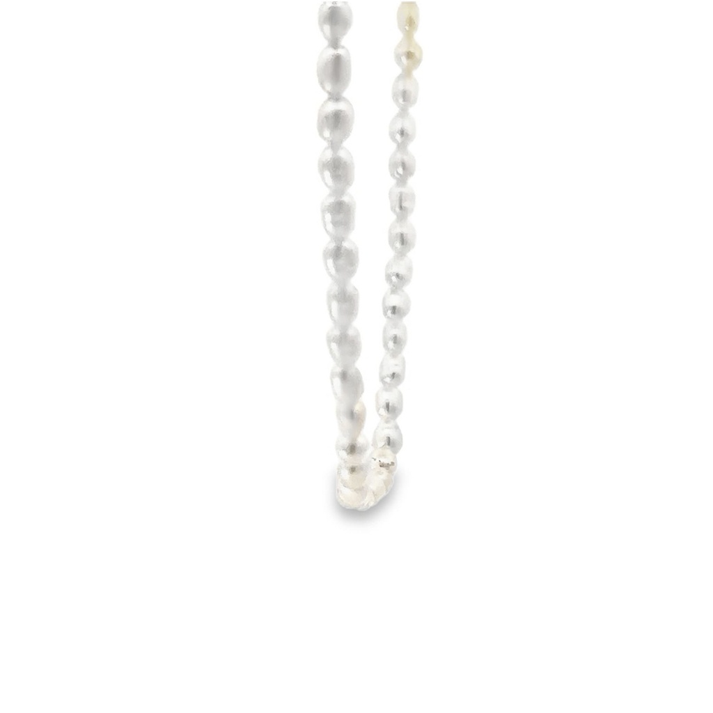Pure Elegance: Delicate Freshwater Pearl Necklace