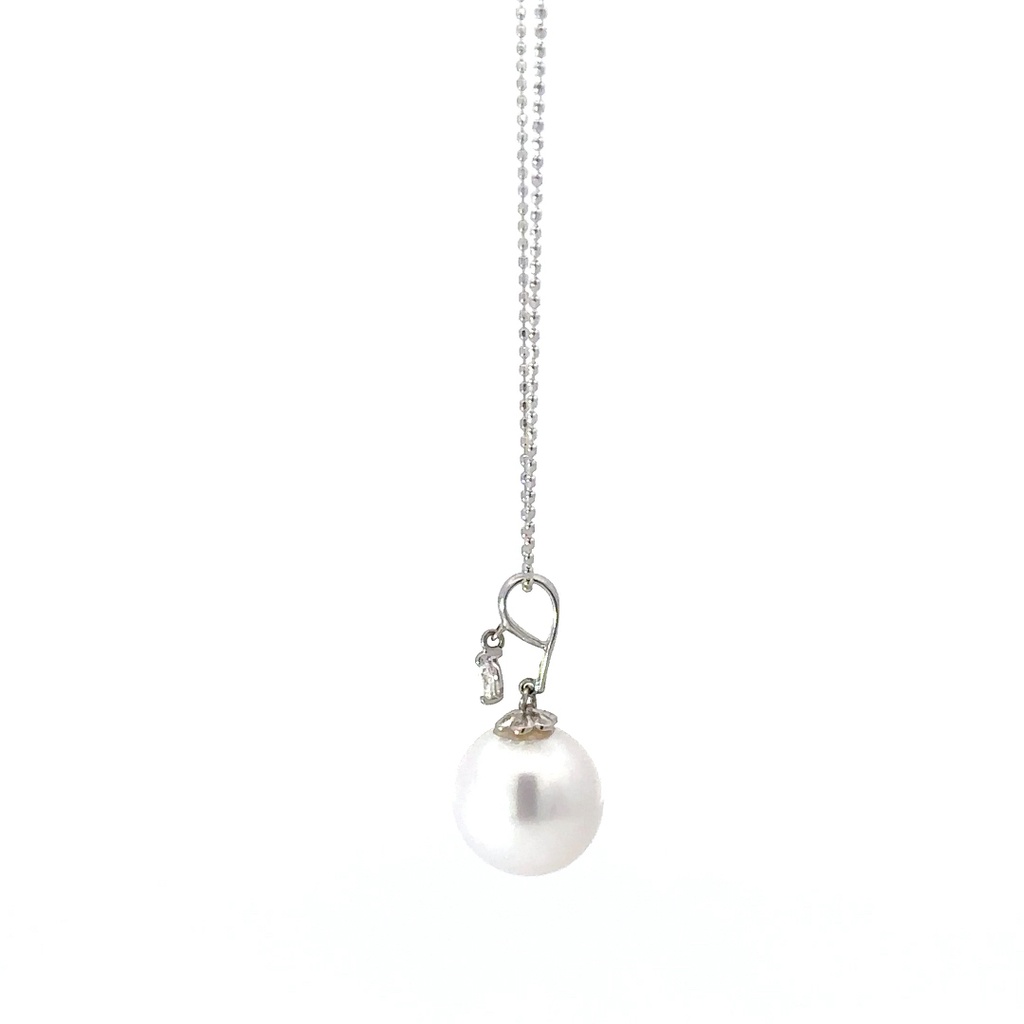 18ct White Gold South Sea Pearl & Diamond Pendant