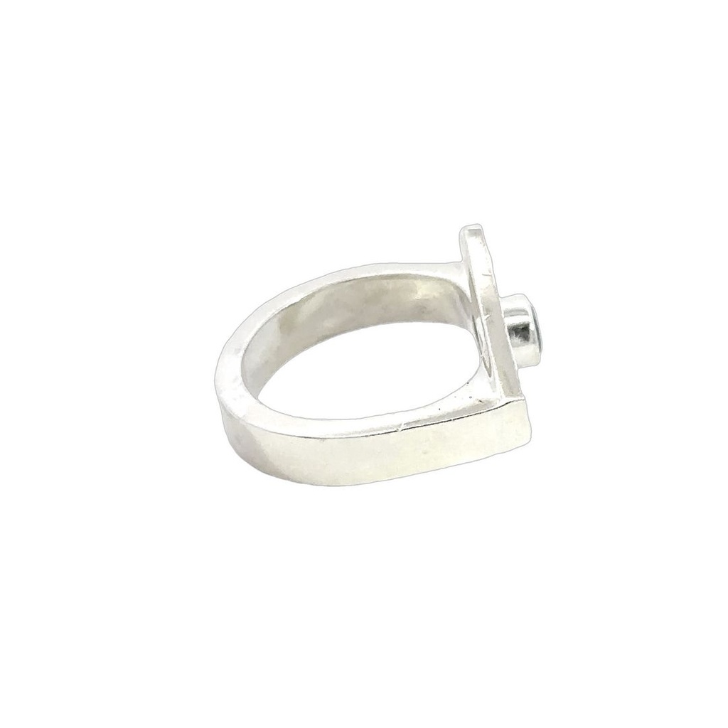 Ring With A Natural Emerald In Sterling Silver