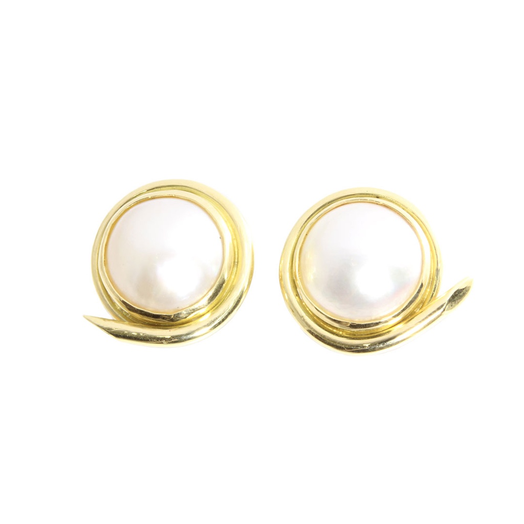 Mabe Pearl Stud Earrings In 18K Yellow Gold