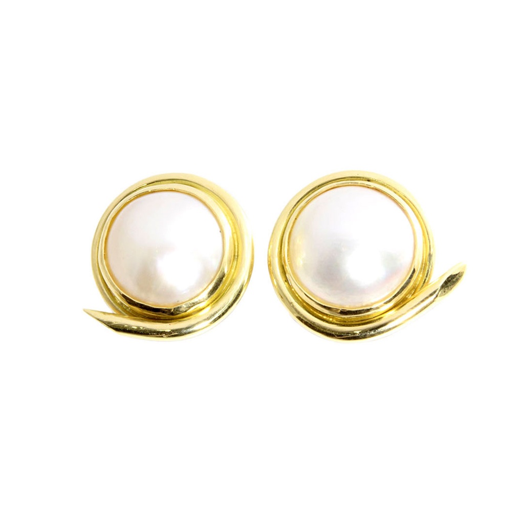 Mabe Pearl Stud Earrings In 18K Yellow Gold