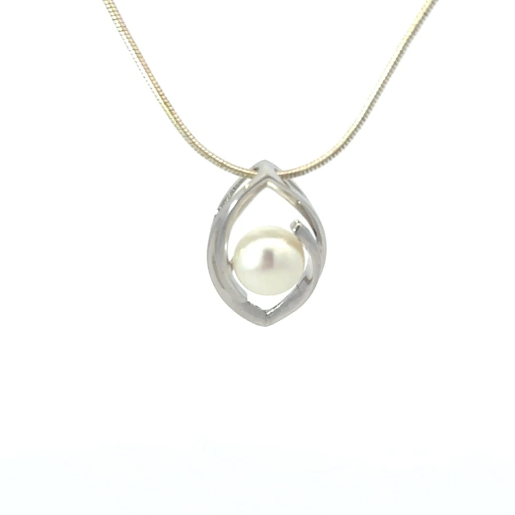 Marquise Shape Set With A Freshwater Pearl In Silver