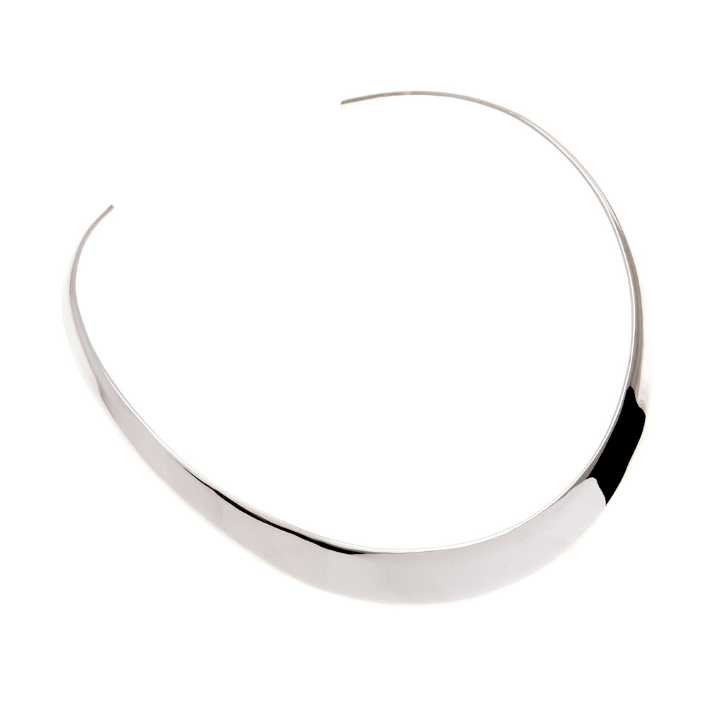 Collar With A Wide Front In Sterling Silver