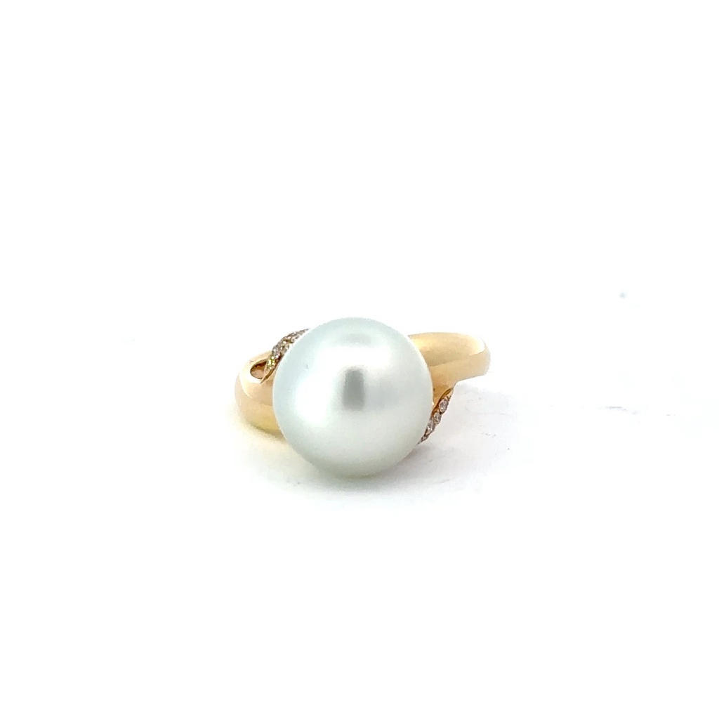 South Sea Pearl & Diamond Ring In18K Yellow Gold