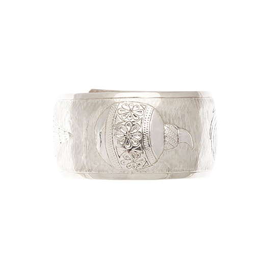 [24239] Silver PNG Motif Repousse Cuff