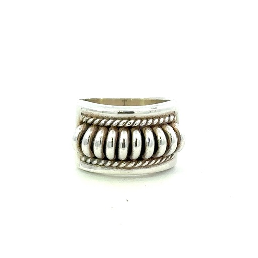[000356] Silver Ring With a Classical Design