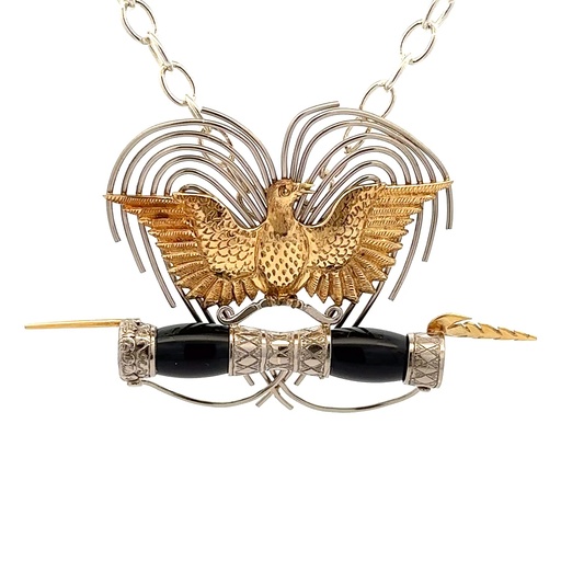 [000746] Papua New Guinea Bird Of Paradise On Kundu Drum Of Onyx & 18K