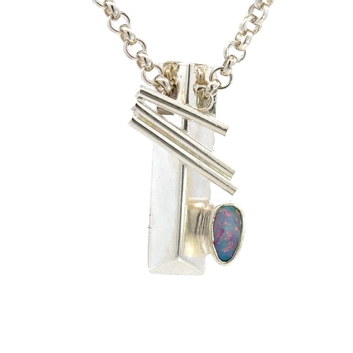 [000947] Elegant Sterling Silver Pendant With Enchanting Opal