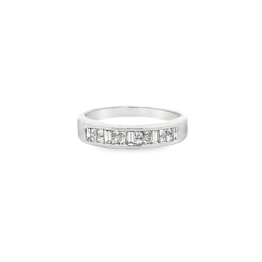 [001472] Diamond Ring | 18K Dazzling Band