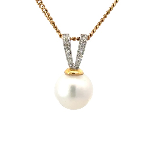 [001979] South Sea Pearl Pendant 18ct Gold with Diamonds