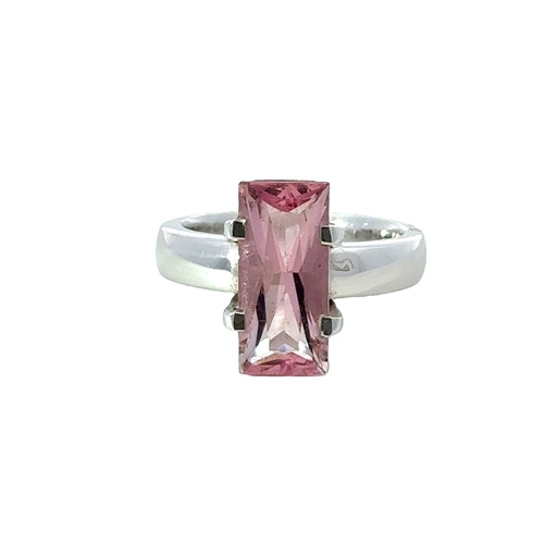 [002068] Morganite Ring In 18ct White Gold